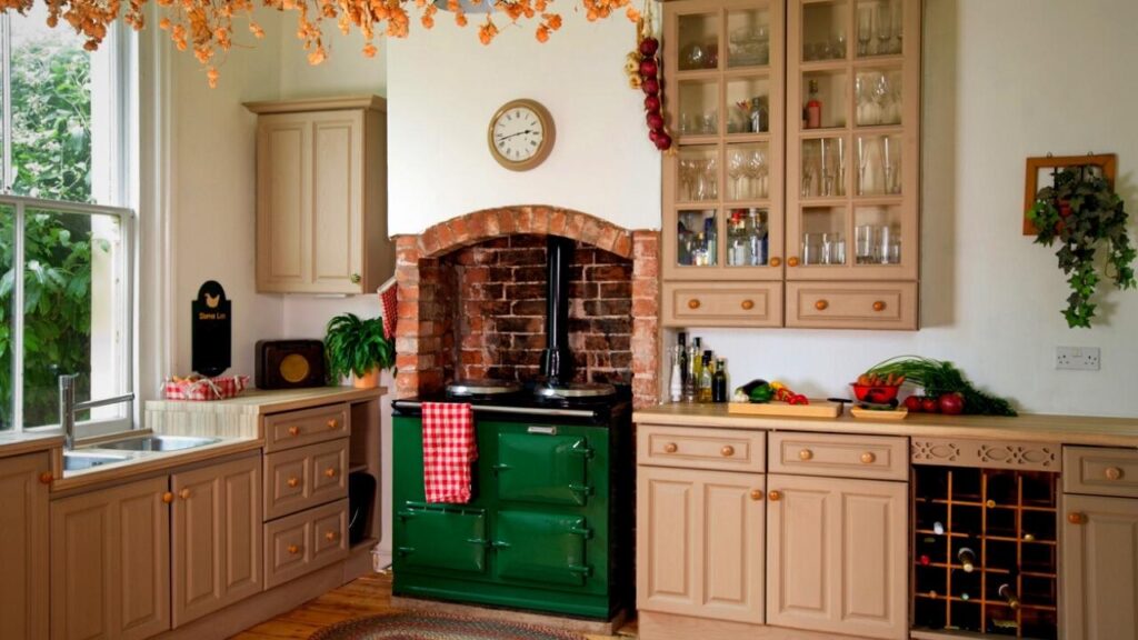 Natural kitchen backsplash