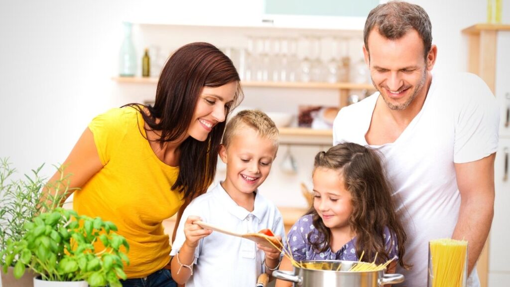 family using non toxic cookware
