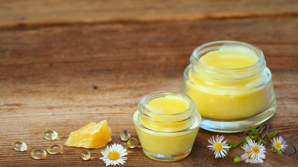 beeswax benefits for lips